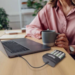 Energizer NiMH Battery Charger USB 4 AA/AAA 4 Batteries AA / HR06 12 Energizer NiMH Battery Charger USB 4 AA/AAA 4 Batteries AA / HR06 -Outdoor Camping Store k4fb1fbe8b595e8d50bc5568109aa2833