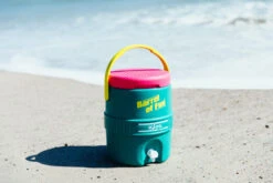 IGLOO Retro Barrel Of Fun 2 Gallon 11 IGLOO Retro Barrel Of Fun 2 Gallon -Outdoor Camping Store kc88273d206089a3a71fec21ebeffb697